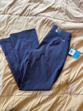 Columbia Navy Women's Performance Leggings